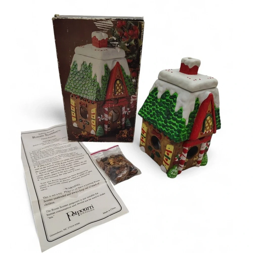 Potpourri Designs gingerbread house